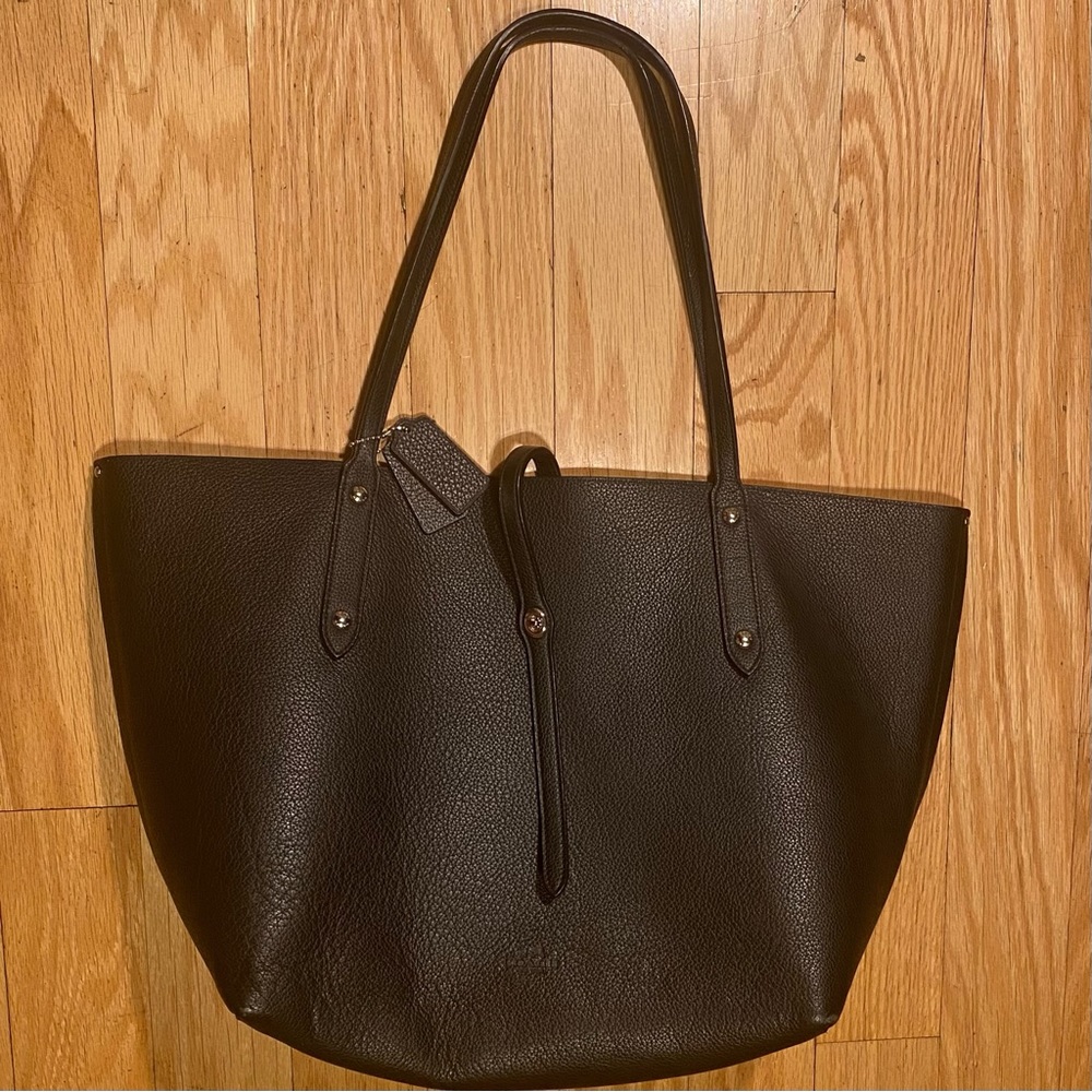 Black Market Tote Purse w/ Floral Interior - Coach